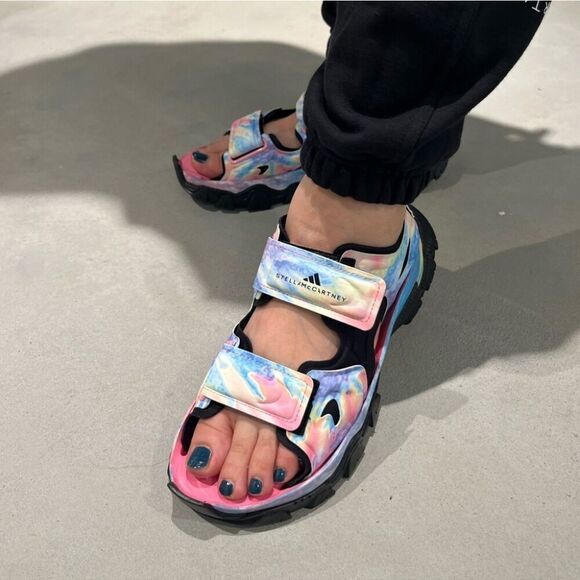 🆕️ Adidas Stella McCartney Hika Outdoor Sandal Bliss Pink Frozen Yellow Tie Dye - Picture 2 of 14